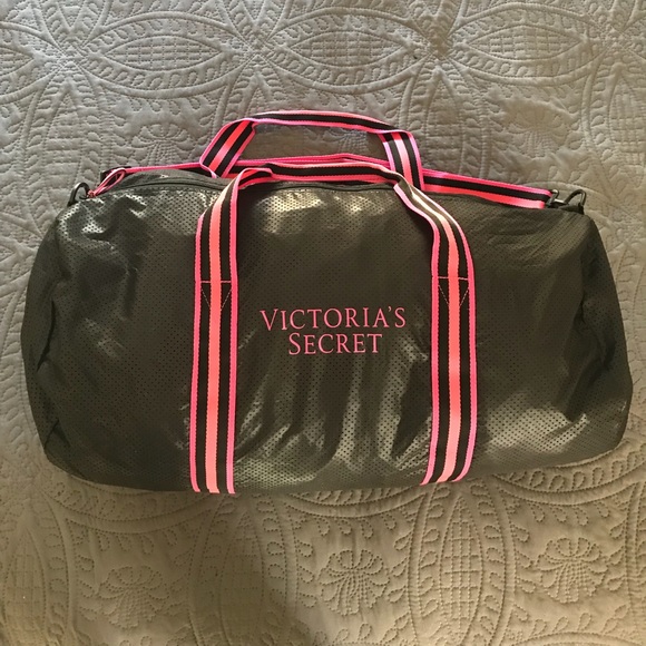 $60 ⬇️ Victoria’s Secret Travel Gym Duffel Bag NWT - Picture 3 of 8